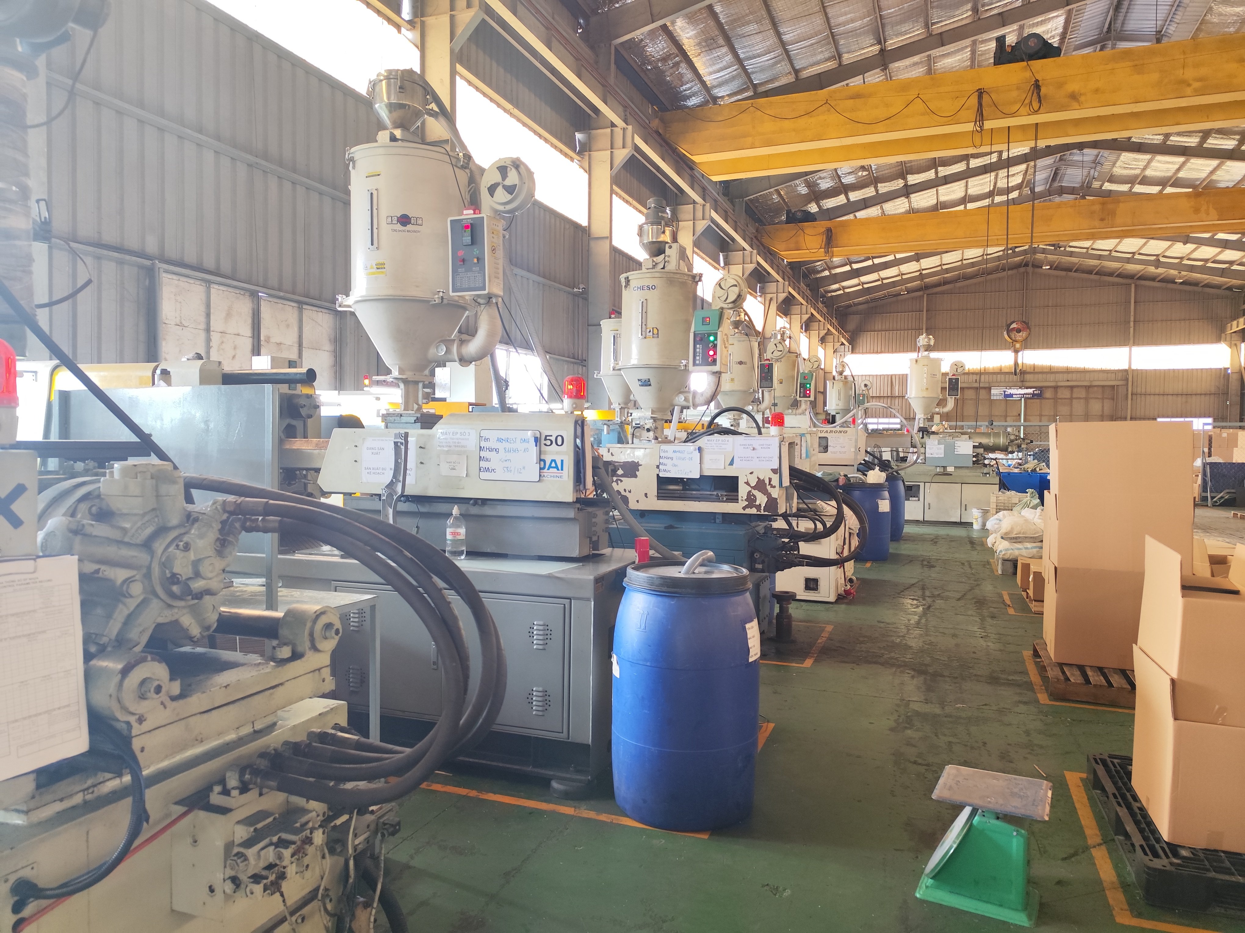 Injection molding machine 1